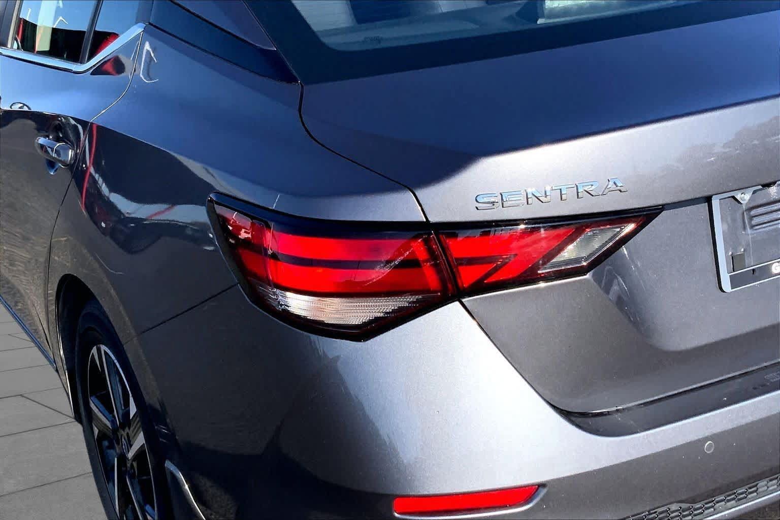 Used 2025 Nissan Sentra SV FWD image 28