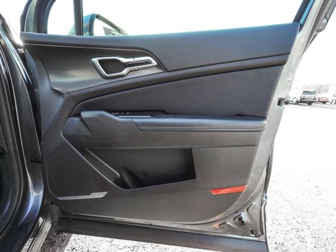 Used 2024 Kia Sportage EX image 12