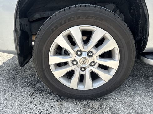 Used 2018 Toyota Sequoia Platinum AWD/4WD image 9