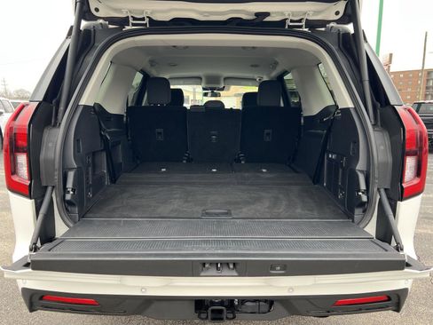 Used 2025 Ford Expedition Active image 51