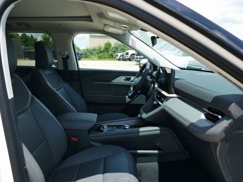 New 2025 Ford Explorer Active w/ Active Comfort Package image 10