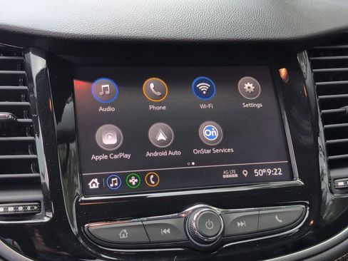 Used 2020 Chevrolet Trax LT w/ LT Convenience Package image 18