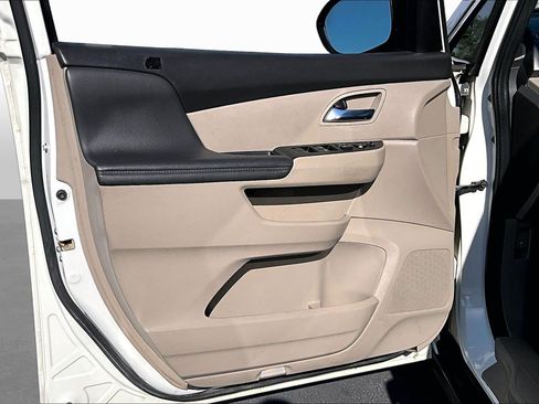 Used 2016 Honda Odyssey EX-L image 17