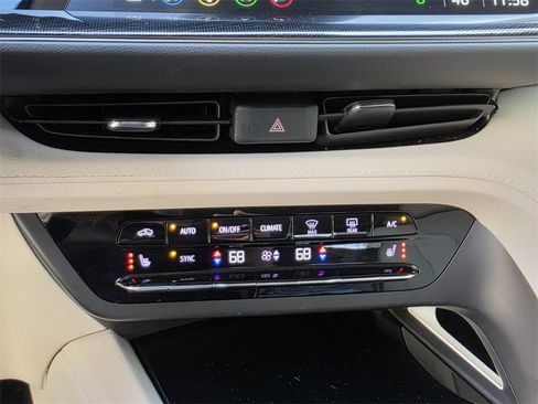 Used 2022 Buick Envision Essence w/ Technology Package I image 36