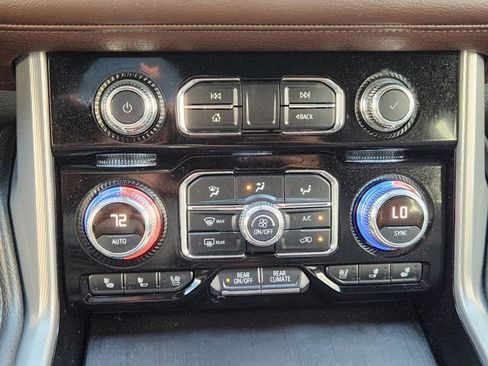 Used 2022 GMC Yukon XL Denali AWD/4WD image 17