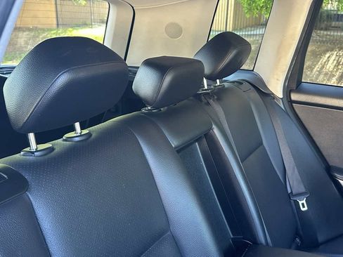 Used 2015 Mercedes-Benz GLK 350 2WD image 29