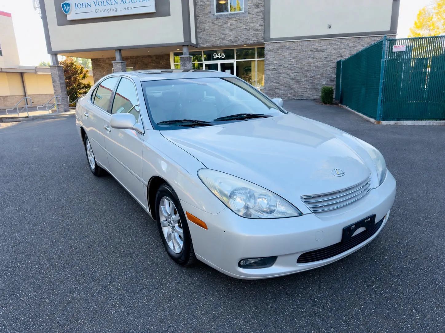 Used 2004 Lexus ES 330 w/ Premium Pkg FWD image 7