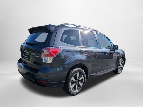 Used 2017 Subaru Forester 2.5i Limited AWD/4WD image 4