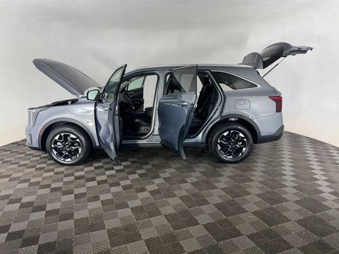 Used 2025 Kia Sorento S AWD/4WD image 14