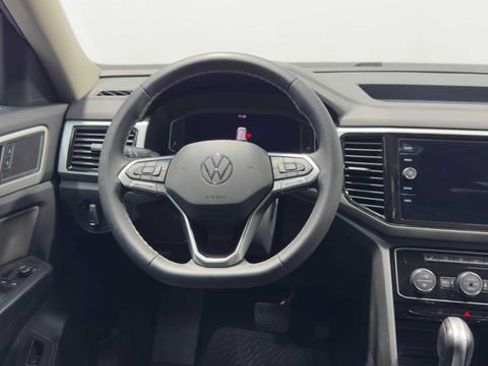 Used 2022 Volkswagen Atlas SE w/ Black Wheel Package FWD image 21