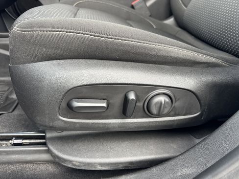 Used 2020 GMC Acadia SLE w/ Driver Convenience Package image 27