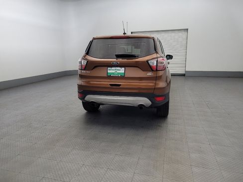 Used 2017 Ford Escape SE w/ SE Cold Weather Package image 7