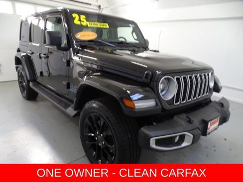Certified 2025 Jeep Wrangler Unlimited Sahara AWD/4WD image 1