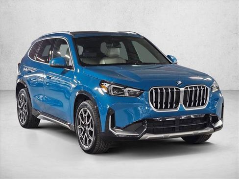 Certified 2025 BMW X1 xDrive28i w/ Convenience Package image 3