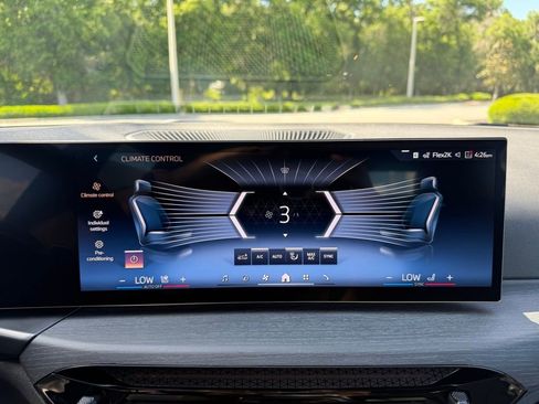 New 2026 BMW 330i Sedan w/ M Sport Package RWD image 20