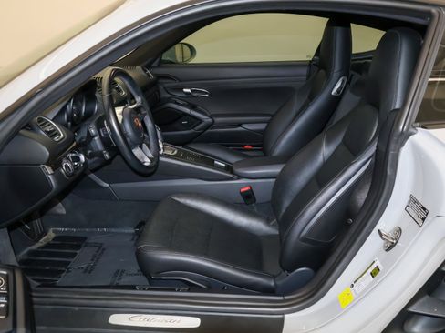 Used 2019 Porsche 718 Cayman RWD image 13