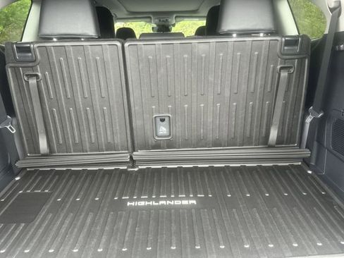 New 2026 Toyota Highlander Platinum AWD/4WD image 24
