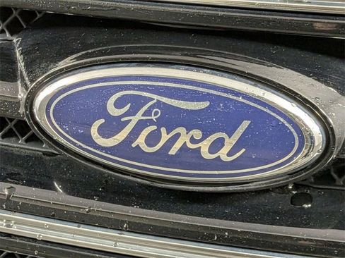 Used 2018 Ford Taurus Limited image 9