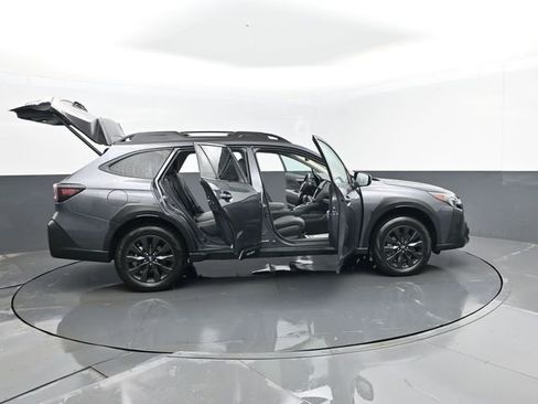 Used 2025 Subaru Outback Onyx Edition image 30