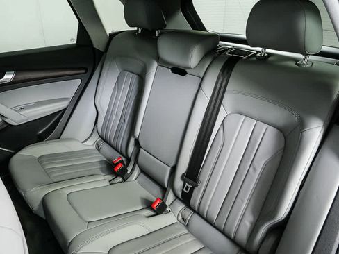 Used 2022 Audi Q5 2.0T Premium Plus w/ Premium Plus Package image 17