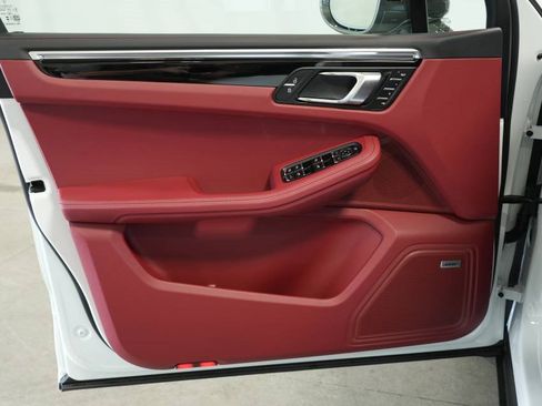 New 2025 Porsche Macan Turbo image 25