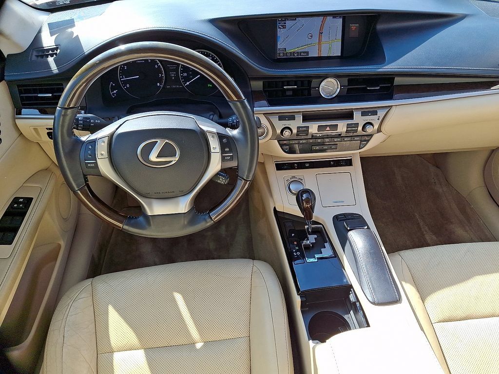 Used 2015 Lexus ES 350 w/ Luxury Package FWD image 11