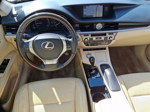 Used 2015 Lexus ES 350 w/ Luxury Package FWD image 11