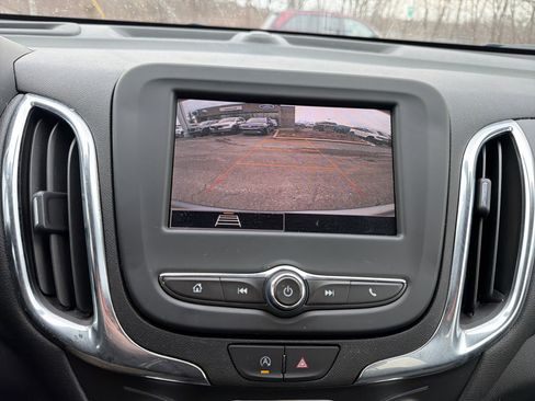 Used 2024 Chevrolet Equinox LT AWD/4WD image 16
