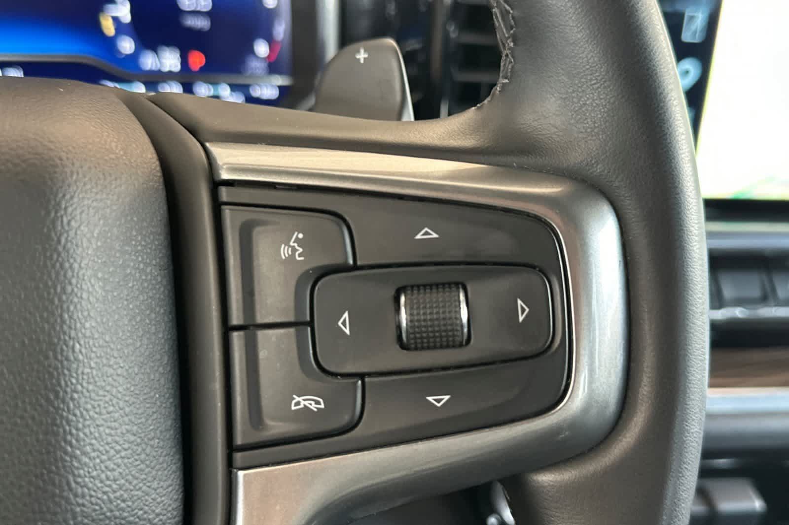 Used 2025 Chevrolet Silverado 1500 LT AWD/4WD image 28