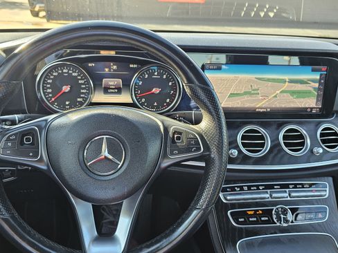 Used 2018 Mercedes-Benz E 300 w/ Premium 1 Package image 40