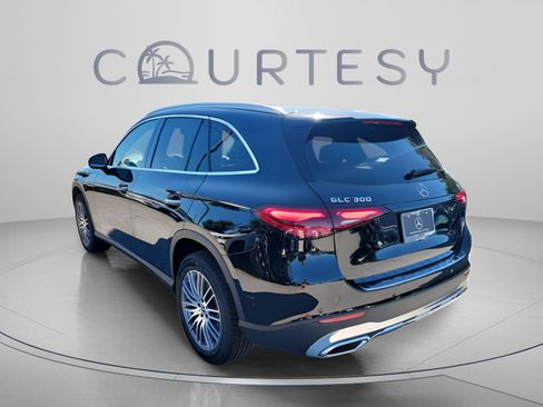 Certified 2026 Mercedes-Benz GLC 300 image 3