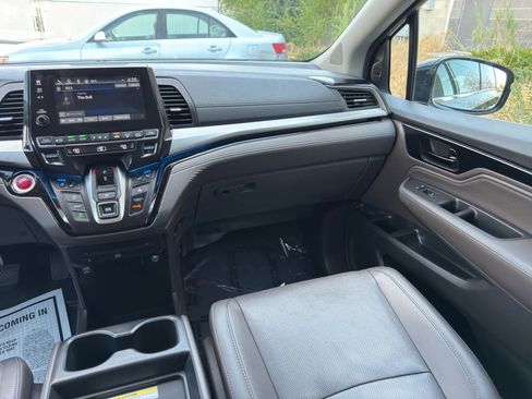 Used 2020 Honda Odyssey Elite image 17