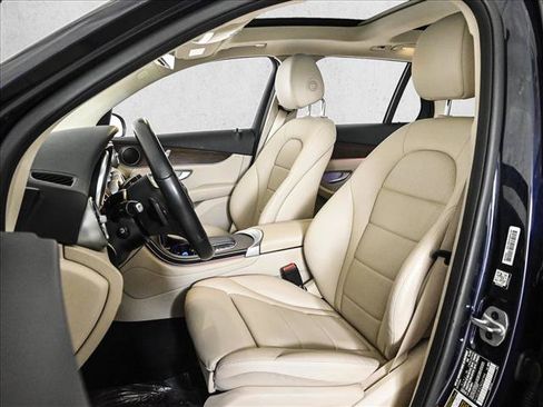 Used 2022 Mercedes-Benz GLC 300 4MATIC image 18