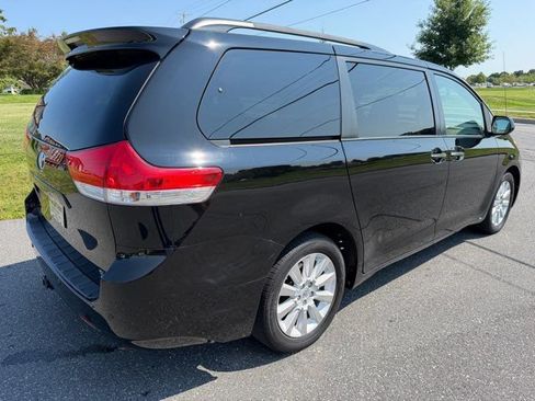 Used 2014 Toyota Sienna XLE w/ Entertainment Package AWD/4WD image 6