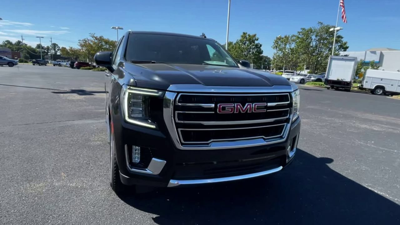 Used 2024 GMC Yukon SLT RWD image 3