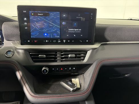 Used 2025 Ford Explorer ST-Line w/ ST-Line Street Pack image 29