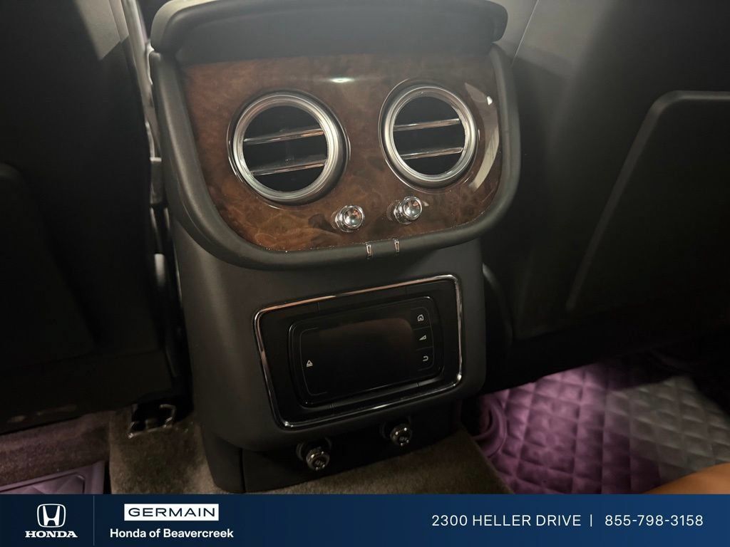 Used 2018 Bentley Bentayga AWD/4WD image 29