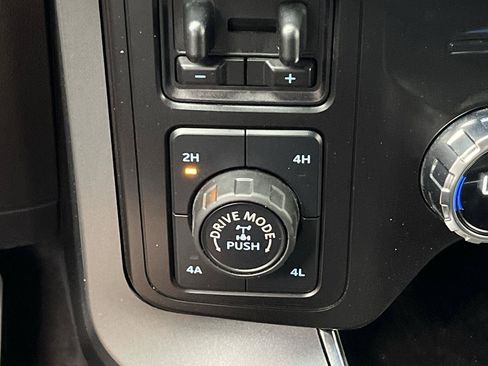 Used 2021 Ford F150 Lariat AWD/4WD image 17