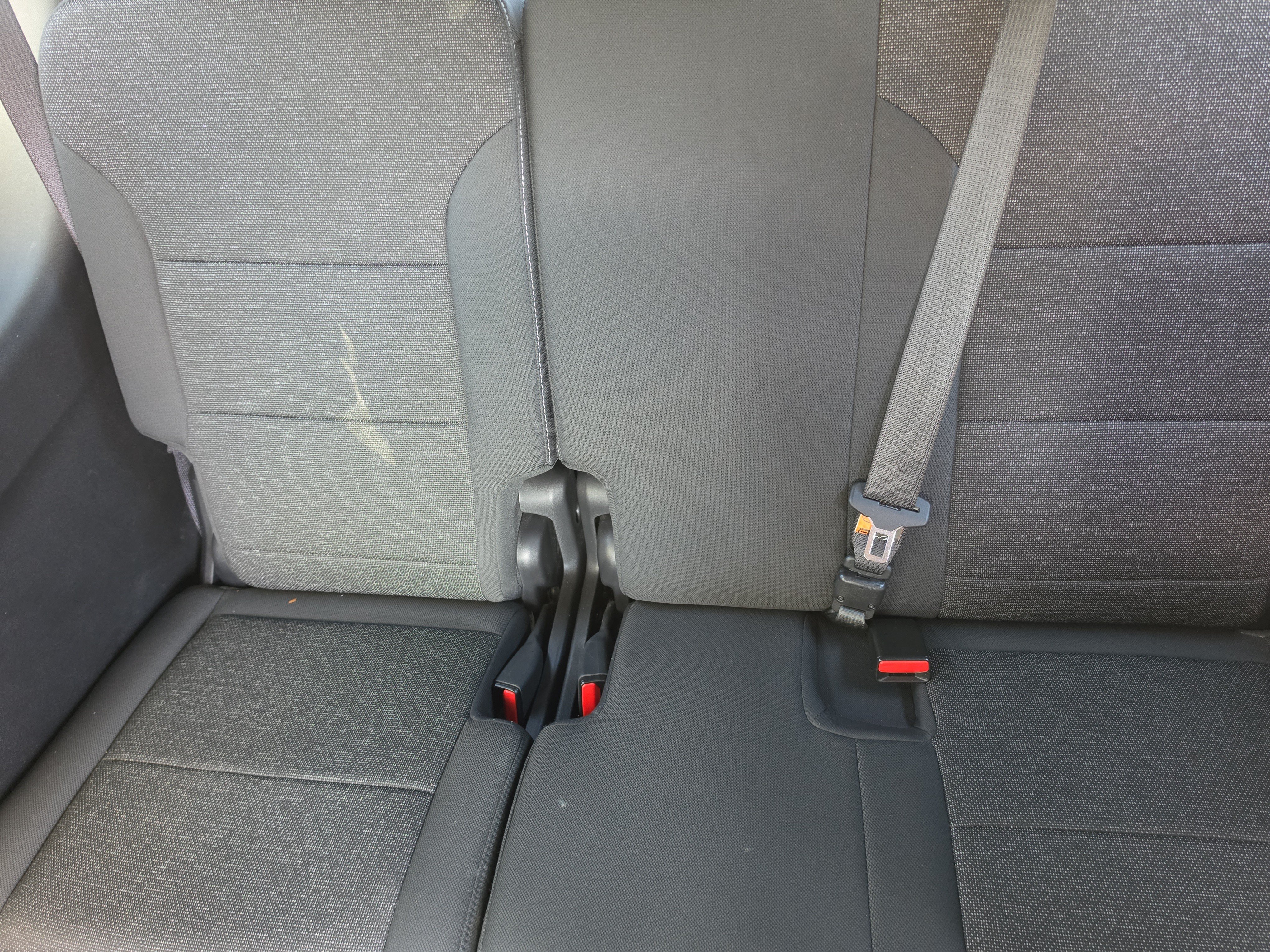 Used 2025 Chevrolet Traverse LT FWD image 18