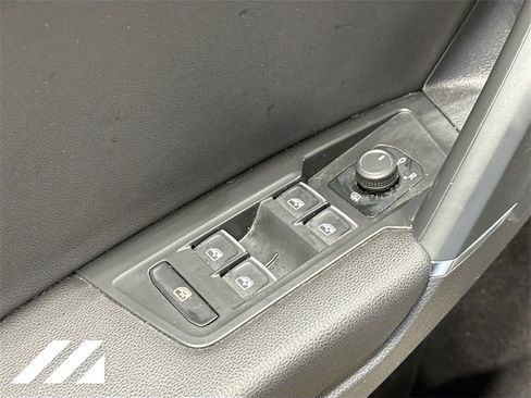 Used 2020 Volkswagen Tiguan SEL w/ Tiguan Two-Row MDO Package image 20