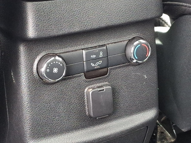 Used 2019 Ford Explorer XLT w/ Equipment Group 202A AWD/4WD image 19