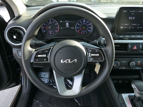 Used 2024 Kia Forte LXS w/ LXS Technology Package image 18