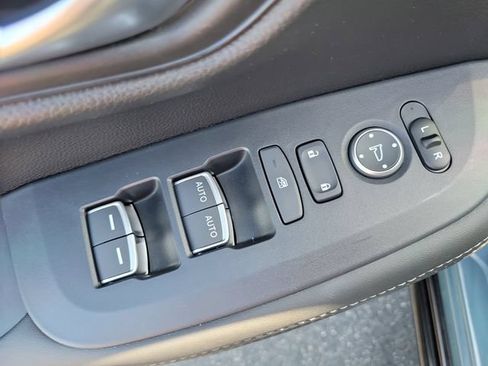 Certified 2025 Honda HR-V EX-L image 19