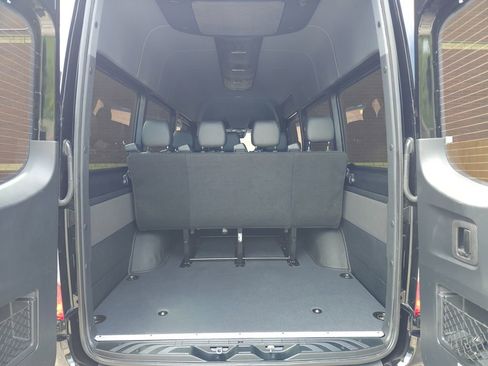 Used 2023 Mercedes-Benz Sprinter 2500 image 23