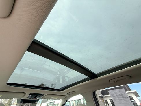 Certified 2023 Kia Sorento S w/ Panoramic Sunroof Package image 38