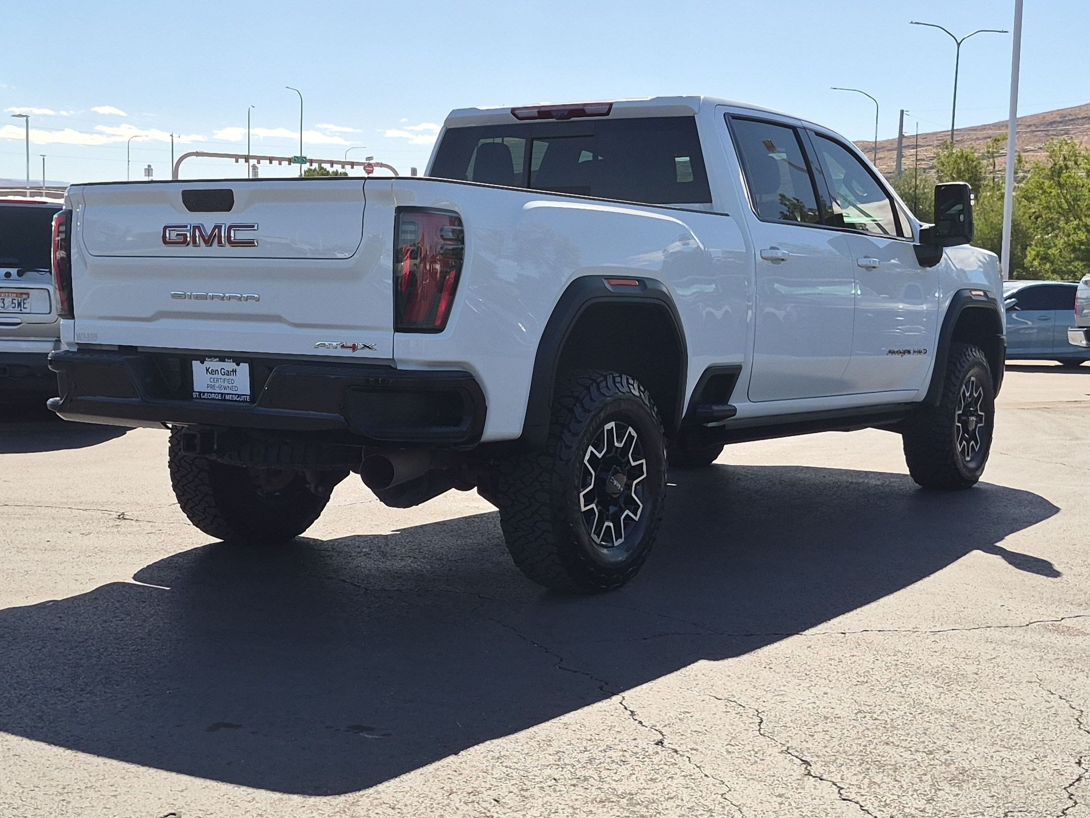 Used 2024 GMC Sierra 2500 AT4X AWD/4WD image 3