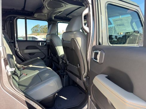 New 2026 Jeep Gladiator Mojave w/ Steel Bumper Group image 21