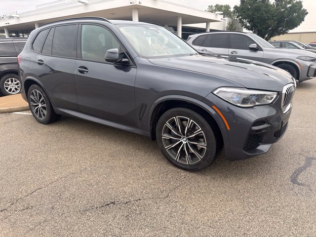 Used 2022 BMW X5 xDrive40i w/ M Sport Package AWD/4WD image 2