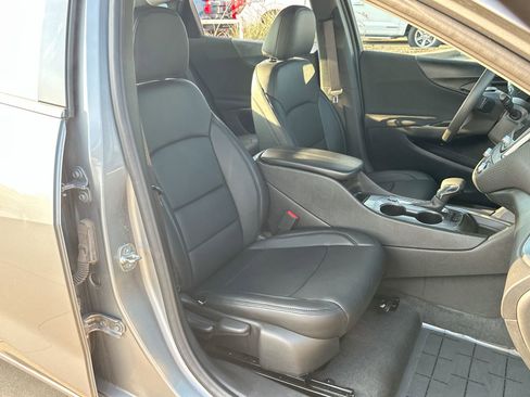 Used 2024 Chevrolet Malibu LT image 23