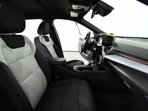 Used 2025 Chevrolet Trax RS w/ Driver Confidence Package image 22